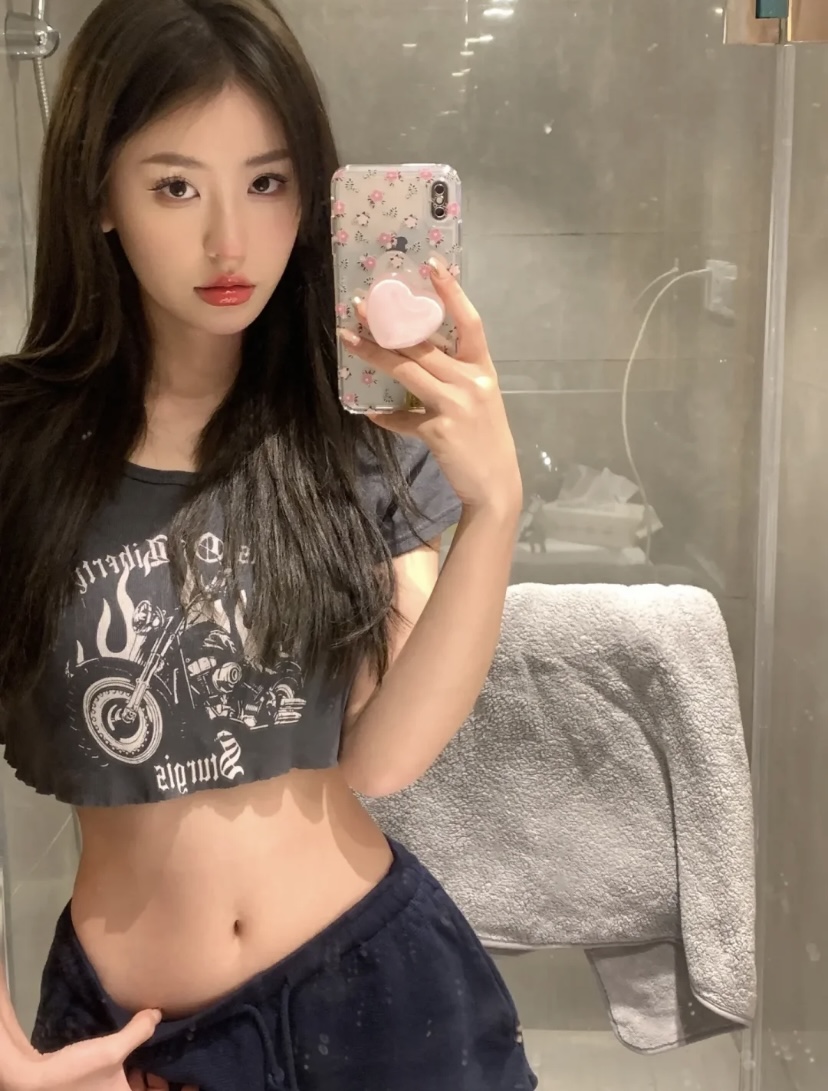 在校兼职小姐姐